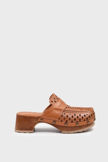 SKA-011 Tan Leather Women's Clogs