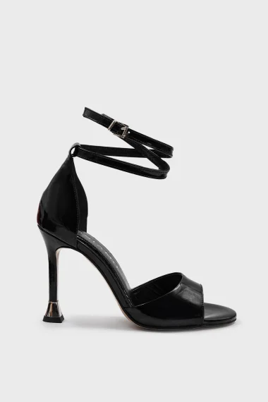 SKT-061 Black Patent Leather Ankle Strap Single Band Heels