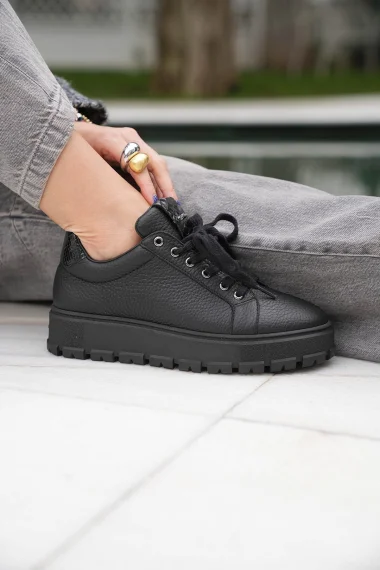 SKS-042 Black Leather Women's Sneakers